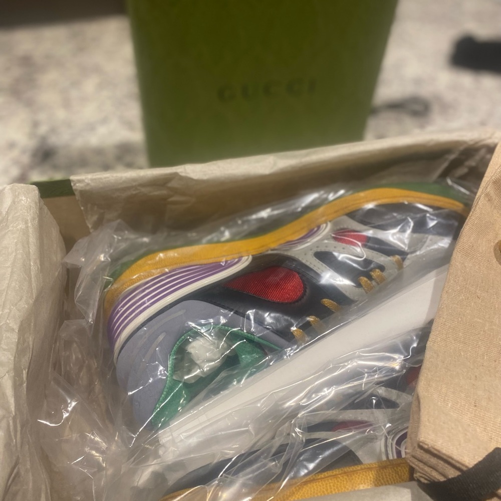 7.5 men’s Gucci Originally these shoes are $950 selling for 750.00 - Picture 4 of 4